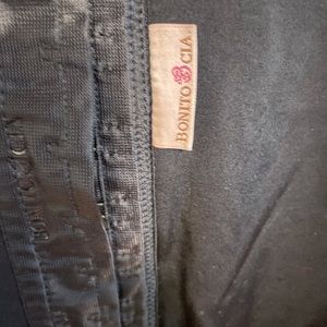 Stage 1 compression Bonito & Company Sz L